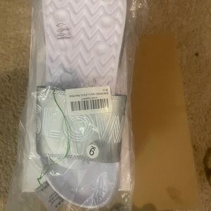 Slippers “ slow life “